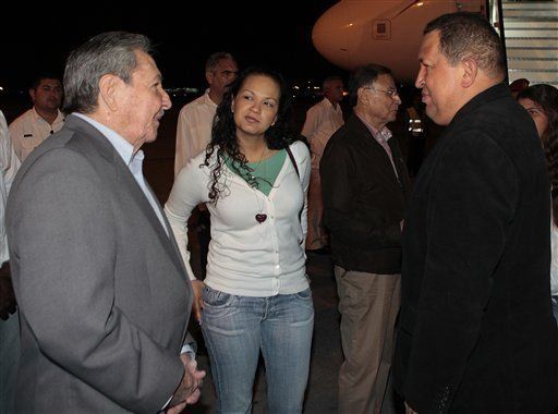 Chávez llega a Cuba para ser operado de tumor