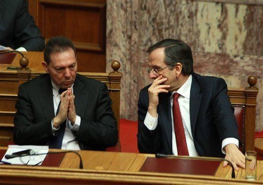 Parlamento griego aprueba presupuesto del  2013