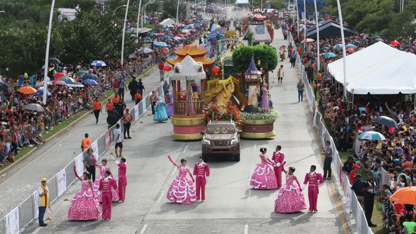 Ciudadanos esperan con ansias el desfile de navidad capitalino luego de dos años de ausencia.&nbsp;