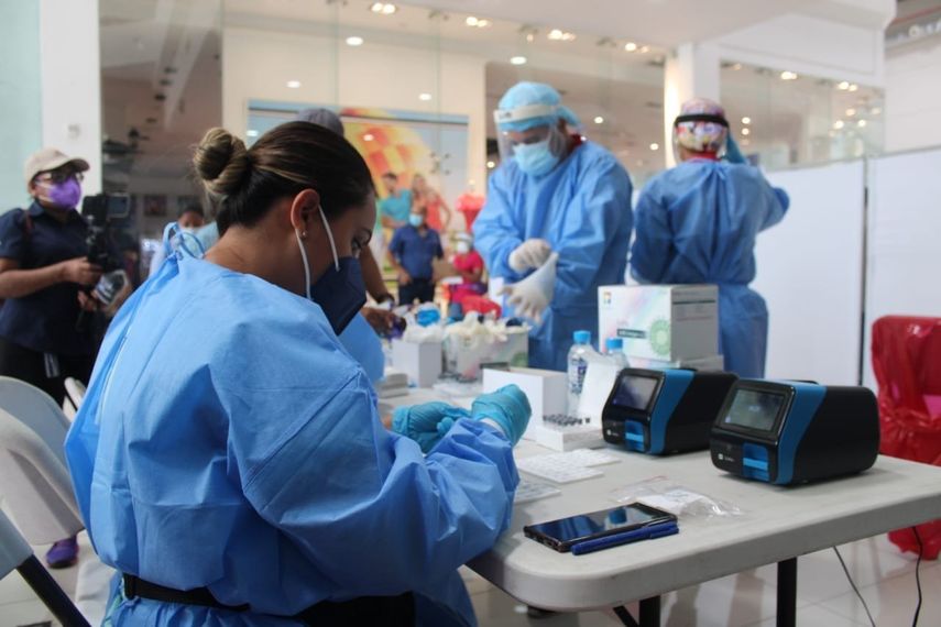 Las pruebas para detectar el COVID-19 se siguen haciendo a nivel nacional.