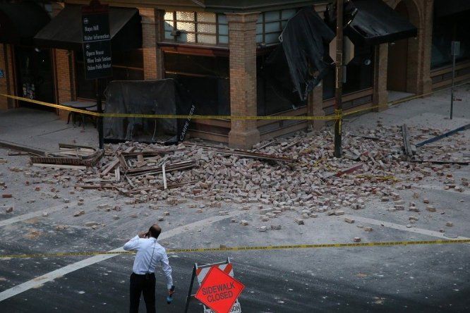 Fuerte sismo golpea California