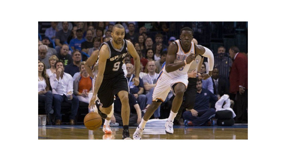 NBA: Armador francés Parker será evaluado a diario tras lesión en la espalda