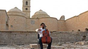 Notas musicales como símbolo de paz entre las ruinas de Mosul