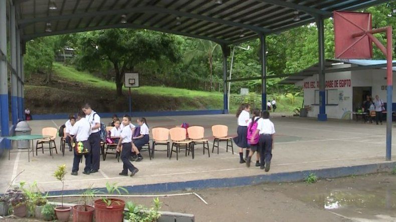 Estudiantes de kínder de una escuela en Las Cumbres solo reciben 2 horas de clases