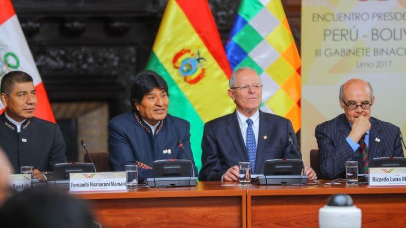 Kuczynski y Morales inician tercer gabinete binacional entre Perú y Bolivia