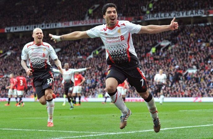 Liverpool gana 3-0 al United con gol de Suárez y se acerca al Chelsea