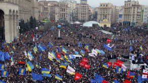 Protesta en Ucrania reúne a 100.000 personas