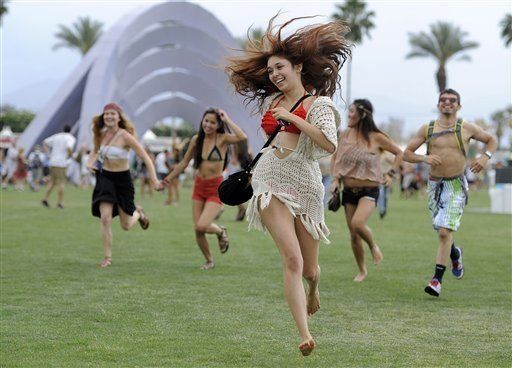 Ximena Sariñana y Lo Blondo hacen bailar al Festival Coachella