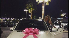 ¿Mayweather le regala camioneta a Liza Hernández?