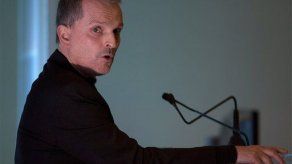 Bosé deplora situación económica de España