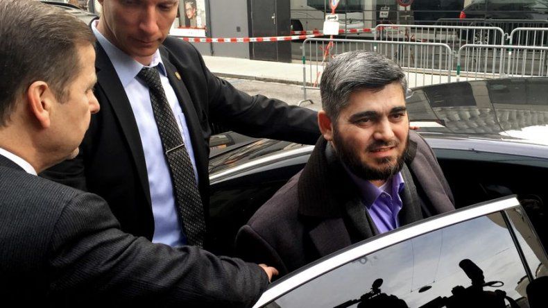 Renuncia negociador de la oposición para la paz en Siria