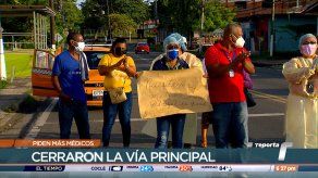 Comité del centro de salud de Pedregal protesta