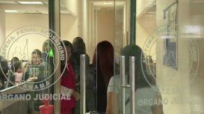 Revocan detención provisional por reporte periódico a implicado en montaje con fotos de Porcell