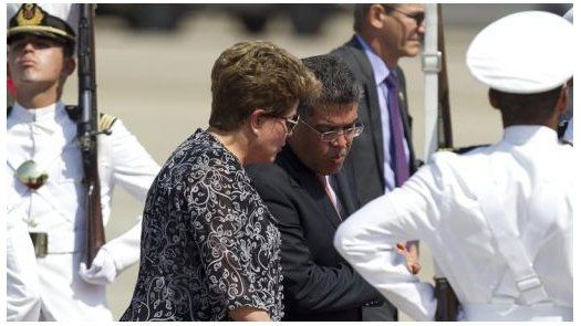 Rousseff y Lula llegan a Caracas para asistir al funeral de Chávez