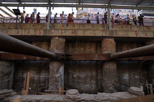 Trabajos del metro en Grecia revelan antigua ruta romana