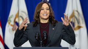 Kamala Harris felicita a Donald Trump