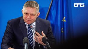 El primer ministro eslovaco, Robert Fico, en estado grave tras haber sido tiroteado.