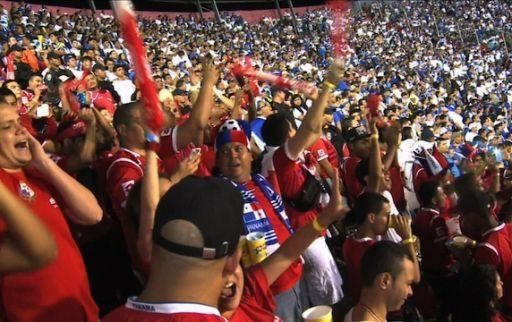 Mucha emoción en las gradas durante el juego Honduras vs. Panamá