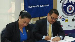 Meduca y ATTT firman convenio para el desarrollo del proyecto de educación vial Meduca y ATTT firman convenio para el desarrollo del proyecto de educación vial