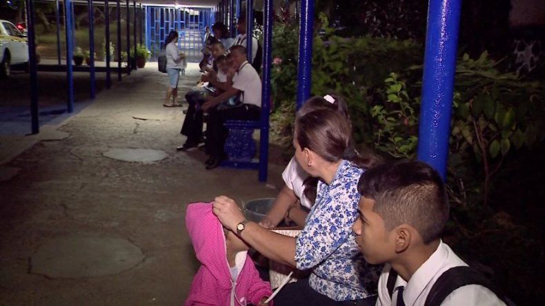 Docentes de la Escuela Profesional Isabel Herrera Obaldía prolongan paro, esperan respuestas