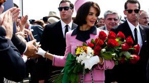Katie Holmes repite papel de Jackie O en miniserie