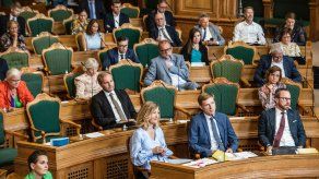 El texto, apoyado por la derecha y la extrema derecha, fue adoptado por 70 votos a favor y 24 en contra.