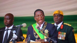 Mnangagwa jura cargo como presidente de Zimbabue llamando a la unidad