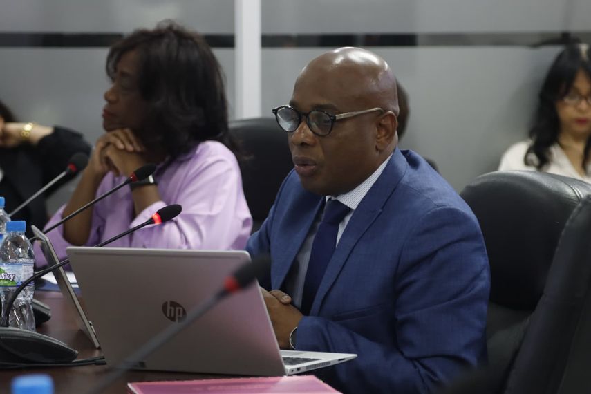 Ministra del MEDUCA asegura que los fondos serán utilizados para cancelar deudas pendientes Ministra del MEDUCA asegura que los fondos serán utilizados para cancelar deudas pendientes