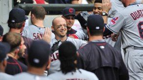 Raburn pega 2 jonrones e Indios superan a Medias Blancas