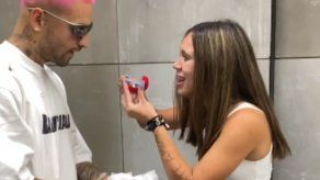 Fans le pide matrimonio a Maluma