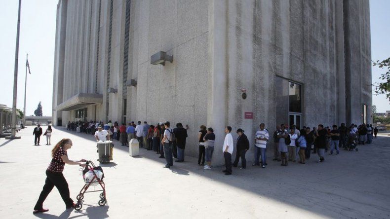 Defienden arrestos de inmigrantes en cortes de California