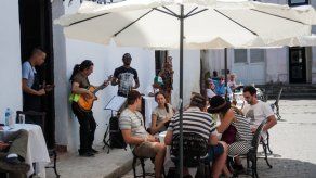 Cubanos se regocijan por posible visita papal y elevan plegarias