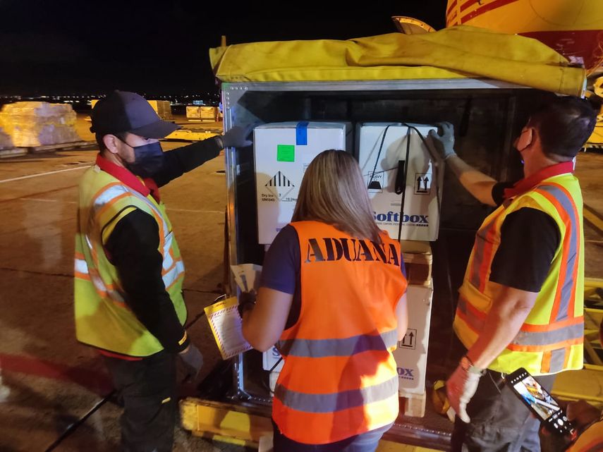 Llegó a Panamá un lote con 60 mil dosis pediátricas.