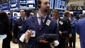 S&P 500 cierra con otro récord al alza