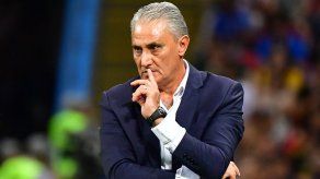 Tite dijo que no hablará ahora sobre su futuro como DT de Brasil