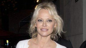 Pamela Anderson sigue poniéndose su bañador de Los vigilantes de la playa