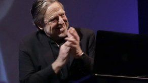 Muere John Perry Barlow