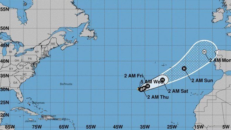 El huracán Ophelia avanza hacia el noreste en el Atlántico