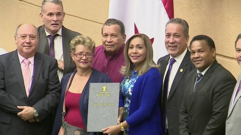 Aprueban en tercer debate proyecto que otorga bono extraordinario a jubilados