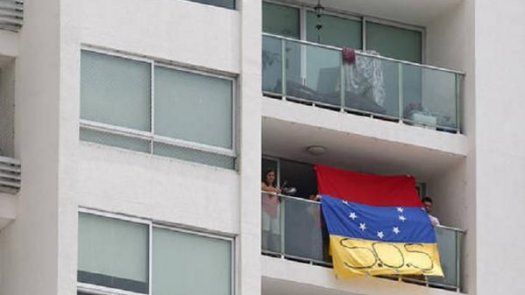 Venezolanos inician cacerolazo en contra de Maduro