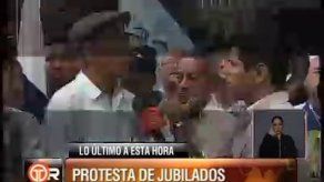 Jubilados retoman protestas y piden aumento