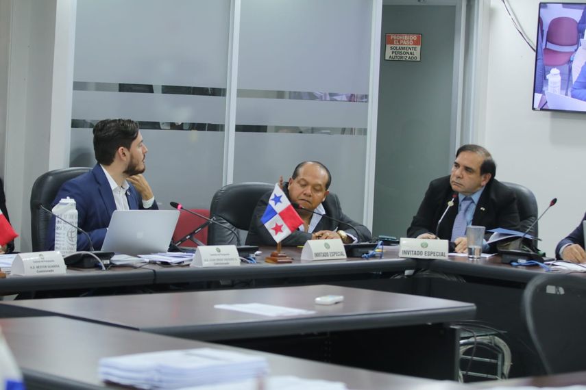 Comisión de Presupuesto Aprueba Traslado de Partidas para el MINSA