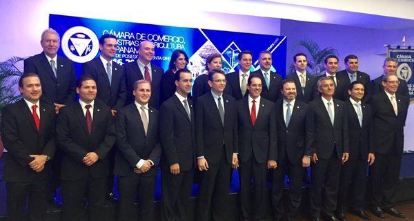 Jorge García Icaza asume la presidencia de la CCIAP, juramenta su directiva