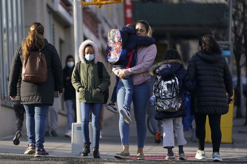 Las escuelas de Chicago pondrán fin el próximo lunes a la obligación de usar mascarilla.