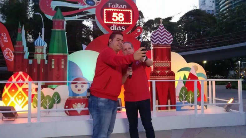 Inauguración del reloj con la cuenta regresiva de Rusia 2018