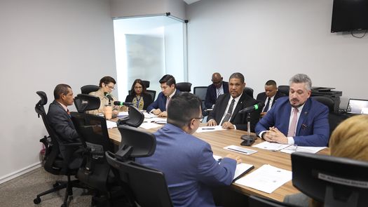 Subcomisión de Educación de la Asamblea busca transparentar criterios para las becas del IFARHU. Subcomisión de Educación de la Asamblea busca transparentar criterios para las becas del IFARHU.