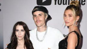 Pattie Mallette, madre de Justin Bieber reacciona ante la noticia que será abuela