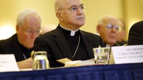 Arzobispo Carlo María Vigano, exembajador del Vaticano en Estados Unidos.