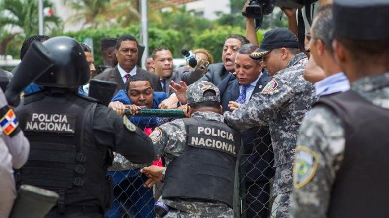 Amplio dispositivo policial en Procuraduría dominicana tras incidentes