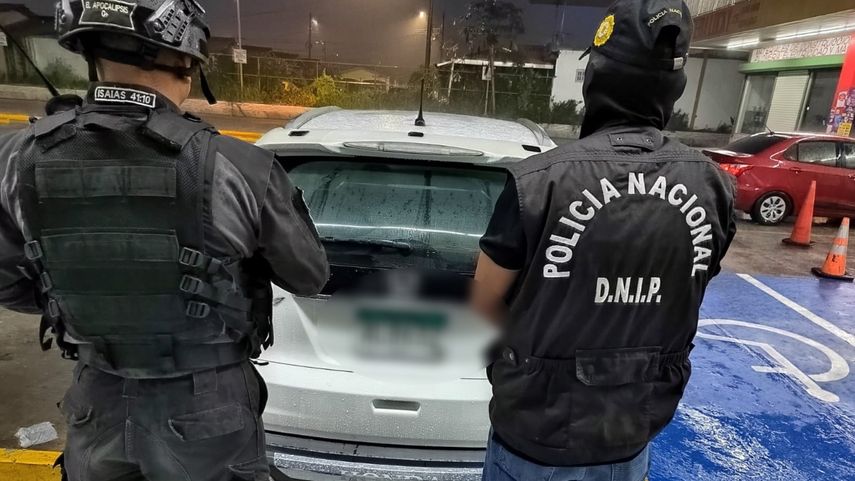 Policía Nacional recupera autos con documentos falsificados